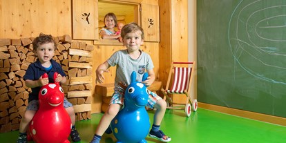 Familienhotel - Suiten mit extra Kinderzimmer - Serfaus - Der Kleinwalsertaler Rosenhof