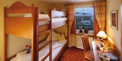 Familienhotel - Suiten mit extra Kinderzimmer - Serfaus - Familien-Suite "Ifen" im Haus Stefanie - Der Kleinwalsertaler Rosenhof