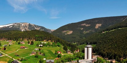Familienhotel - Umgebungsschwerpunkt: am Land - Liberec - HOTELUMGEBUNG - FRÜHLING - HOTEL****HORIZONT