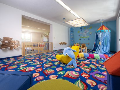 Familienhotel - Kinderbetreuung - Kleinkindspielbereich - Hotel Am Bühl