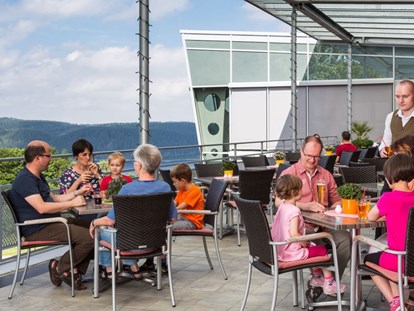 Familienhotel - Umgebungsschwerpunkt: Fluss - Panoramarestaurant Glashaus  - Hotel Am Bühl