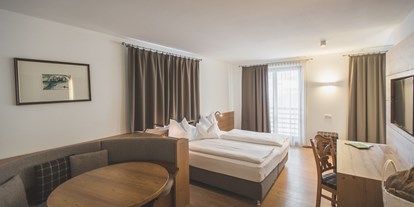 Familienhotel - Pools: Innenpool - Italien - DZ Komfort - Dolomit Family Resort Alpenhof