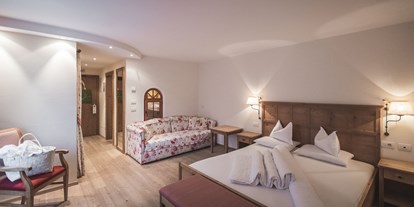 Familienhotel - Verpflegung: alkoholfreie Getränke ganztags inklusive - Italien - DZ Komfort - Dolomit Family Resort Alpenhof