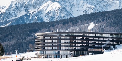 Familienhotel - Verpflegung: All-inclusive - Seis am Schlern - Kastelruth - Man munkelt, dass es in Südtirol einen besonderen Ort gibt: ein ganz und gar magisches Fleckchen Erde, mit einem neuen 5-Sterne-Familienhotel in Meransen in Südtirol. - Familienhotel Familiamus