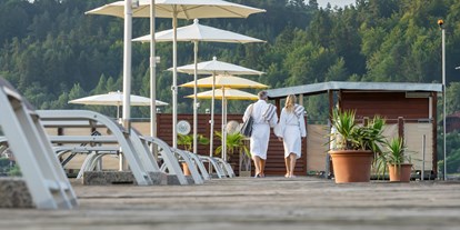Familienhotel - Schwimmkurse im Hotel - Kärnten - Kurze Auszeit für Mama und Papa in der Seesauna. - Baby + Kinderhotel Sonnelino
