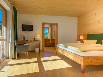 Familienhotel - Umgebungsschwerpunkt: Berg - Döbriach - Suite mit Kinderzimmer - Familienhotel Kreuzwirt