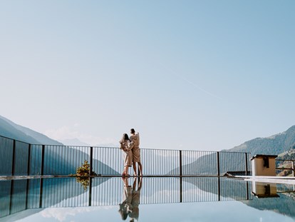 Familienhotel - Umgebungsschwerpunkt: Fluss - Trentino-Südtirol - Panorama Pool 🥰 - Hotel Bergschlössl