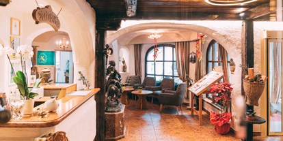 Familienhotel - Umgebungsschwerpunkt: Berg - Döbriach - Lobby/Rezeption - Hotel GUT Trattlerhof & Chalets****