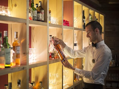 Familienhotel - Verpflegung: alkoholfreie Getränke ganztags inklusive - Sexten - Bar - Garberhof Dolomit Family