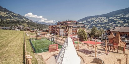 Familienhotel - Umgebungsschwerpunkt: Fluss - Tirol - Spielplatz Hotel - Mia Alpina Zillertal Family Retreat