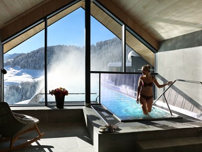 Familienhotel - Tirol - S'PAnorma - Adults Only Wellnessbereich mit 70m² Infinity Pool, Panoramasauna und Aromadampfbad - Baby- & Kinderhotel Laurentius