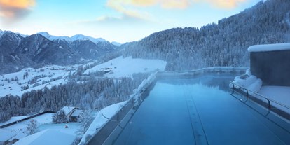 Familienhotel - Hallenbad - Tiroler Oberland - S'PAnorma - Adults Only Wellnessbereich mit 70m² Infinity Pool, Panoramasauna und Aromadampfbad - Baby- & Kinderhotel Laurentius