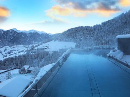 Familienhotel - Skilift - Österreich - S'PAnorma - Adults Only Wellnessbereich mit 70m² Infinity Pool, Panoramasauna und Aromadampfbad - Baby- & Kinderhotel Laurentius