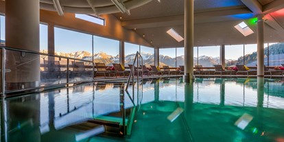 Familienhotel - Hallenbad - Tiroler Oberland - Aussicht Schwimmbad - Baby- & Kinderhotel Laurentius