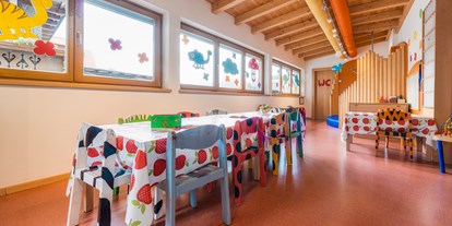 Familienhotel - Umgebungsschwerpunkt: Berg - Kinder-Spielzimmer - Furgli Hotels