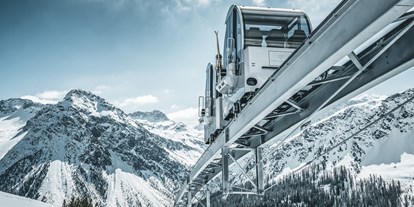 Familienhotel - Skilift - Davos Wiesen - Tschuggen Express Einfahrt Bergstation - Tschuggen Grand Hotel