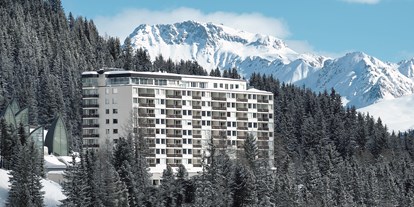 Familienhotel - Skikurs direkt beim Hotel - Madesimo - Aussenansicht
 - Tschuggen Grand Hotel