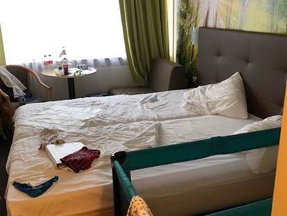 Familienhotel - Hunde: auf Anfrage - sehr kleines Doppelzimmer - AHORN Hotel Am Fichtelberg