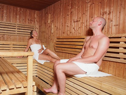 Familienhotel - Pools: Innenpool - Deutschland - Finnische Sauna - AHORN Hotel Am Fichtelberg