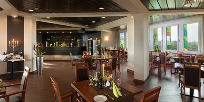 Familienhotel - Umgebungsschwerpunkt: Strand - Panoramarestaurant in der 12. Etage des Hotels mit fantastischem Ausblick - AHORN Seehotel Templin