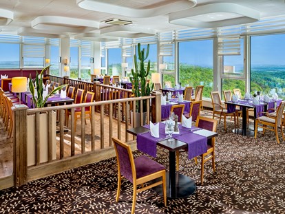 Familienhotel - Garten - AZado Panorama Steakrestaurant mit Köstlichkeiten im 12. Stock - AHORN Berghotel Friedrichroda