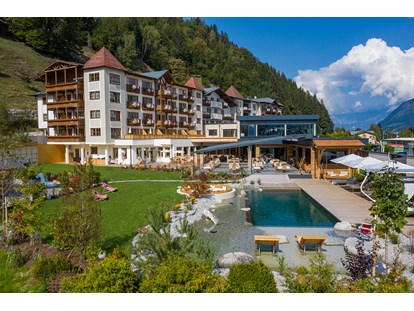Familienhotel - Suiten mit extra Kinderzimmer - Kitzbühel - Garten - Familien- und Sportresort Alpenblick
