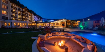 Familienhotel - Garten - Pinzgau - Feuer Kreis - Familien- und Sportresort Alpenblick