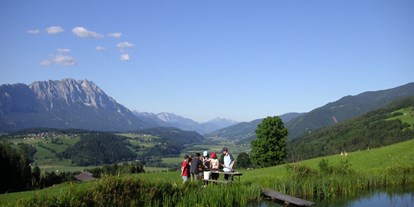 Familienhotel - Umgebungsschwerpunkt: Berg - Schladming-Dachstein - Kinderangeln am Schloss Thannegg See - Schloss Thannegg Ferienwohnung und Zimmer