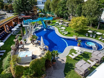 Familienhotel - ausschließlich Familien im Hotel - Pejo Fonti - Außenpoolanlage - Familien-Wellness Residence Tyrol