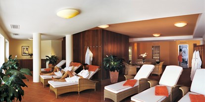 Familienhotel - Skikurs direkt beim Hotel - Ramsau (Bad Goisern am Hallstättersee) - Liegeraum im Saunabereich - Hotel Zinnkrügl, Wellness-Gourmet & Relax Hotel