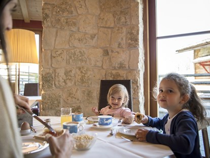 Familienhotel - Verpflegung: Frühstück - Italien - Post Alpina - Family Mountain Chalets