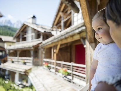 Familienhotel - Suiten mit extra Kinderzimmer - Post Alpina - Family Mountain Chalets
