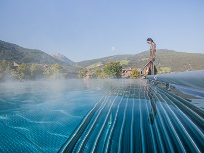 Familienhotel - Pools: Infinity Pool - St.Ulrich in Gröden - Hotel Fameli