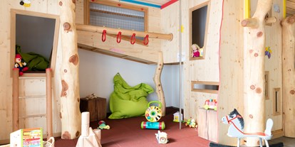 Familienhotel - Kinderbetreuung - Indoor-Spielraum - Almfamilyhotel Scherer****s - Familotel Osttirol