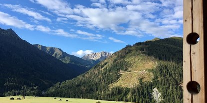 Familienhotel - Ausritte mit Pferden - Tirol - Aussicht vom Restaurantbereich - Almfamilyhotel Scherer****s - Familotel Osttirol
