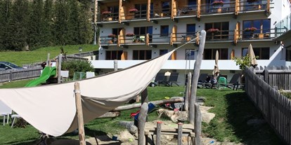 Familienhotel - Umgebungsschwerpunkt: Berg - Spielplatz - Almfamilyhotel Scherer****s - Familotel Osttirol