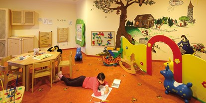 Familienhotel - Babysitterservice - Naturns bei Meran - Kinderspielzimmer - Wohlfühlhotel Falzeben