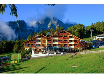 Familienhotel - Umgebungsschwerpunkt: am Land - Obereggen (Trentino-Südtirol) - Sommer auf Falzeben - inmitten unberührter "Lärchwaldelenatur" - Wohlfühlhotel Falzeben