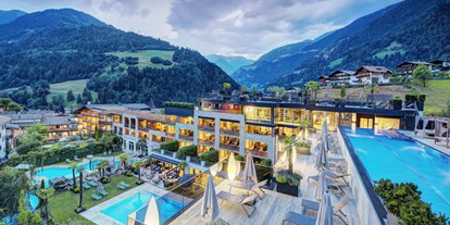 Familienhotel - Ausritte mit Pferden - Stroblhof Active Family Spa Resort