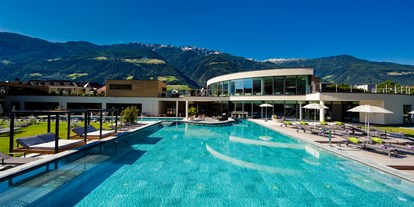 Familienhotel - Garten - Italien - Outdoor-Pool - Familien - und Wellnesshotel Prokulus
