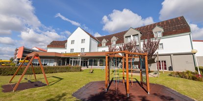 Familienhotel - Kinderwagenverleih - Burgenland - Outdoorspielplatz - Thermenhotel Kurz****