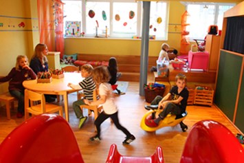 Kinderhotel: tolles Kinderspielzimmer - Sonne Bezau Familotel Bregenzerwald