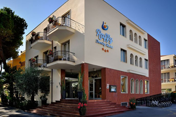 Kinderhotel: Hotel Raffy
Außerhalb des Hotels steht ein Parkplatz zur Verfügung - Hotel Raffy