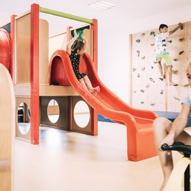 Kinderhotel: Indoor-Spielraum - Das Original Kinderhotel Stegerhof in der Steiermark