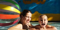 Familienhotel - Kinderwagenverleih - Emsland, Mittelweser ... - Spaß im Pool - Gut Landegge Familotel Emsland