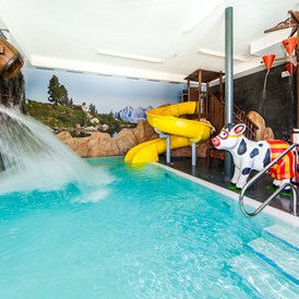 Kinderhotel: Kinder-Erlebnis-Schwimmbad - Family Home Alpenhof