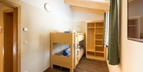Familienhotel - Suiten mit extra Kinderzimmer - Bayern - Appartement Rohnespitz (Kinderzimmer) - Familotel Spa & Familien-Resort Krone