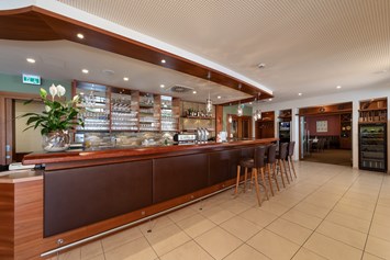 Kinderhotel: Bar - Hotel-Restaurant Grimmingblick