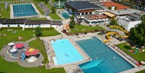 Familienhotel - Spielplatz - Österreich - Panorama Badewelt - keine 200 Meter entfernt - neu mit Kinderparadies und Turborutsche im Innenbereich und freier Eintritt für unsere Gäste! - Familienhotel Central 