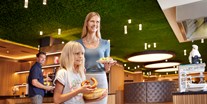 Familienhotel - Garten - Zillertal - mit frischen regionalen Zutaten bestens verpflegt - Almhof Family Resort & SPA